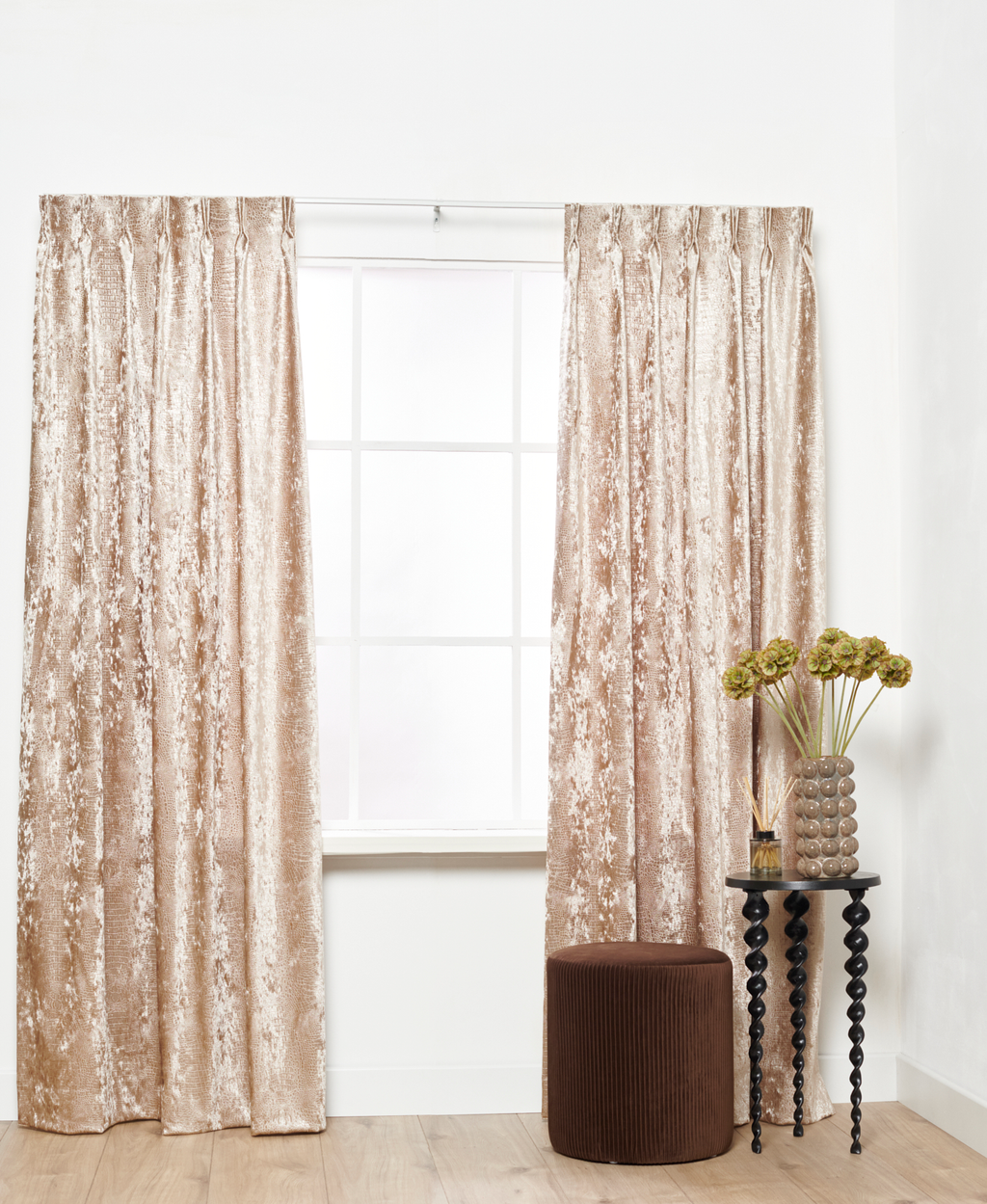 Velvet Croco Zand 12