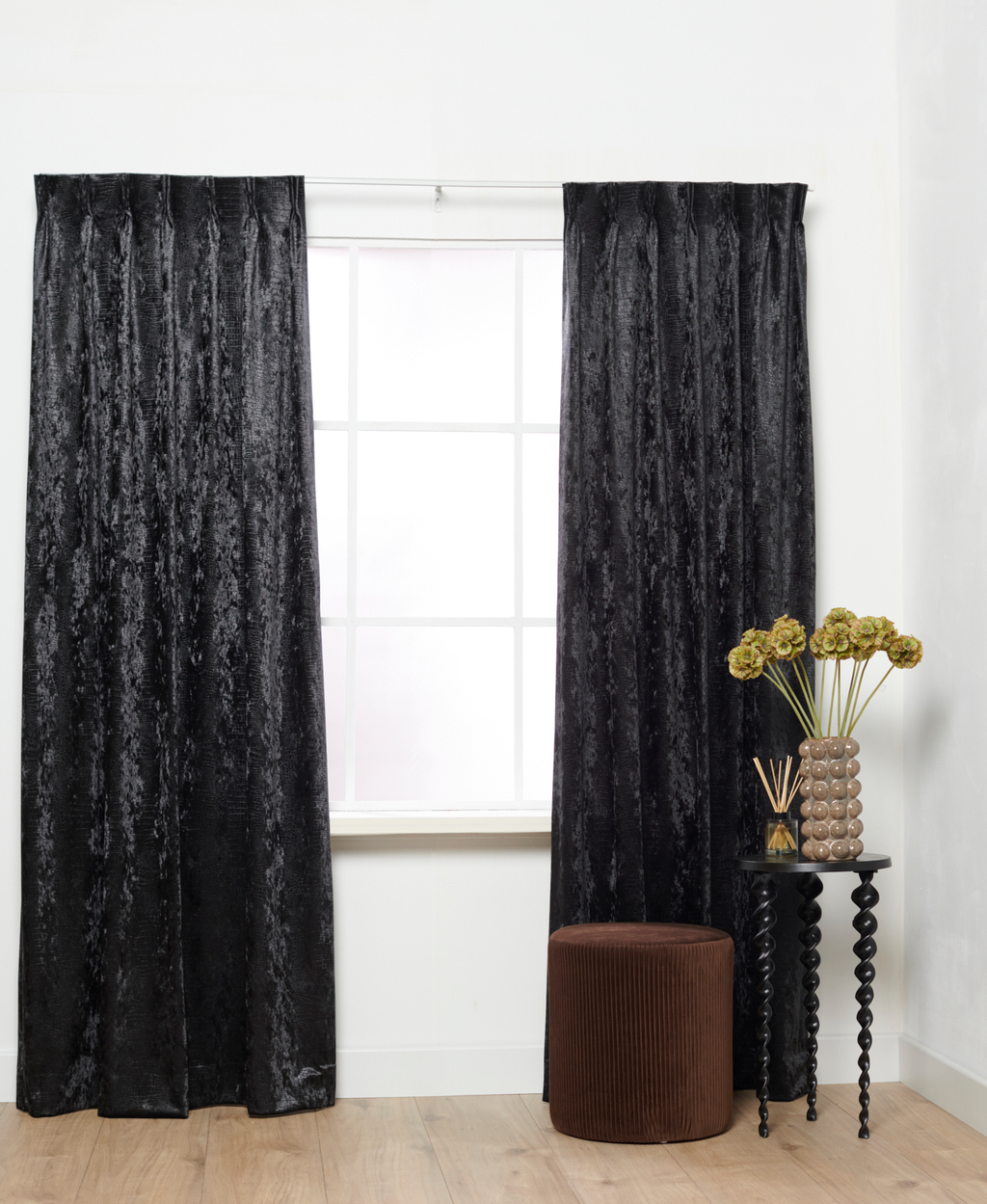 Velvet Croco Zwart 24